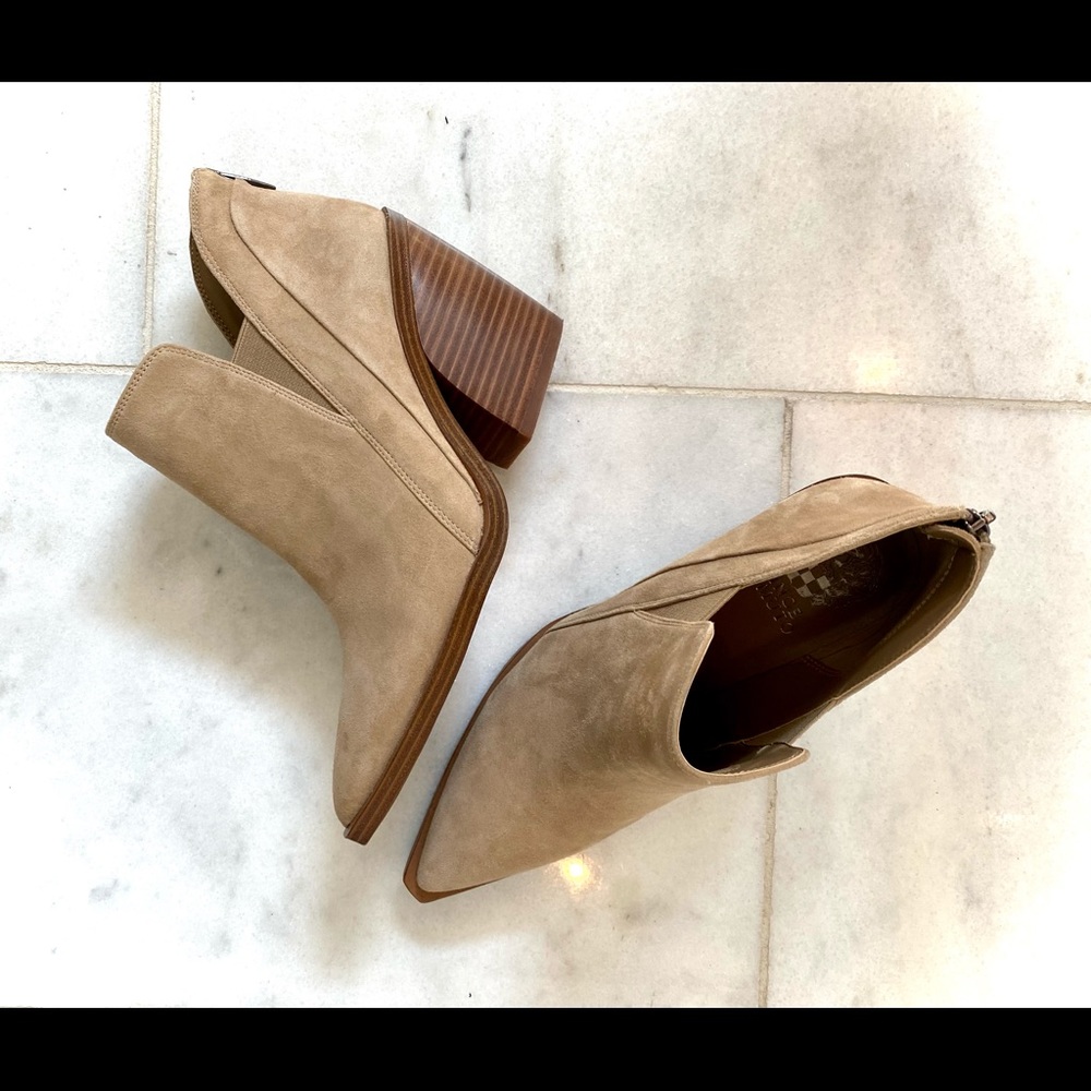 Size 8.5 Vince Camuto Tan Suede Booties